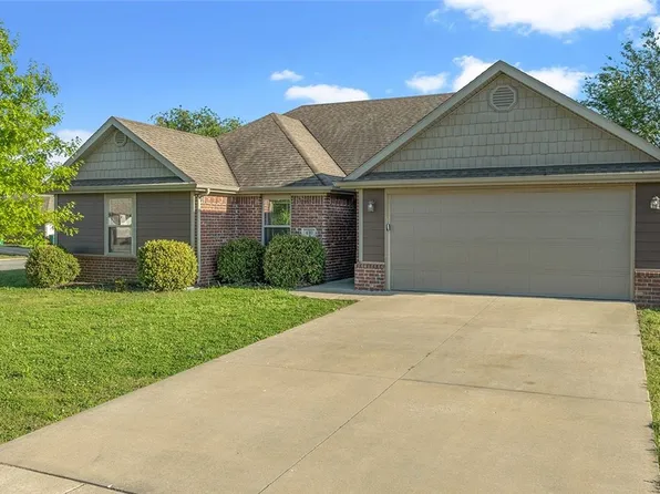 470 Torino Pl, Centerton, AR 72719