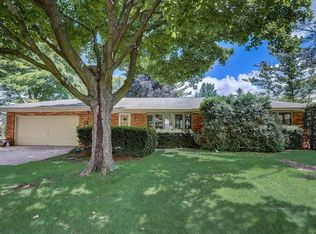 1880 Lone Oak Cir W, Brookfield, WI 53045