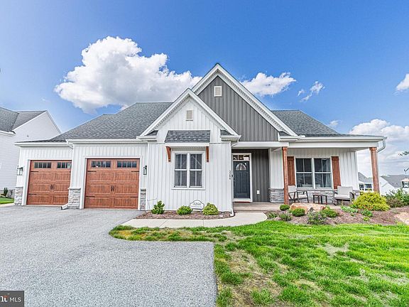 2nd image of 3266 Wentworth Way