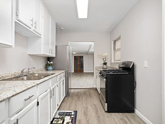 4th image of 226 E Hutchins Pl