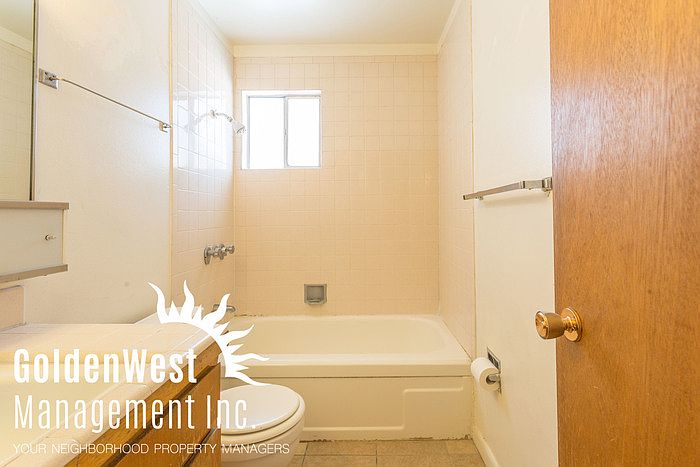 2nd image of 2041 W Berridge Ln APT 17
