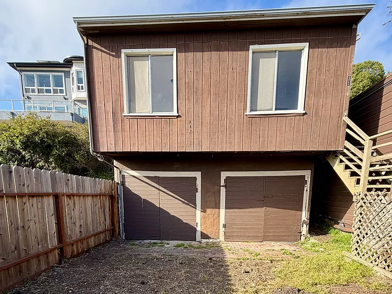 33 Shasta Ln #B — Photo 1