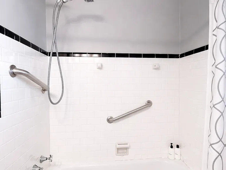 2134 Winter St — Photo 22
