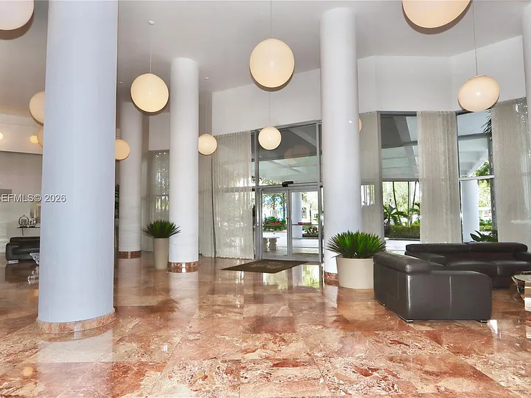 3600 Mystic Pointe Dr #1115 — Photo 38