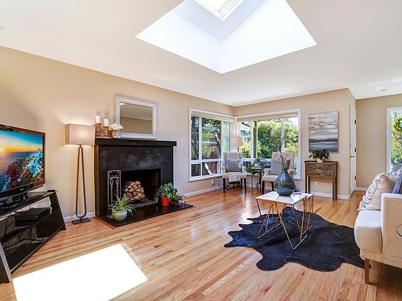 2nd image of 305 Lacour Way