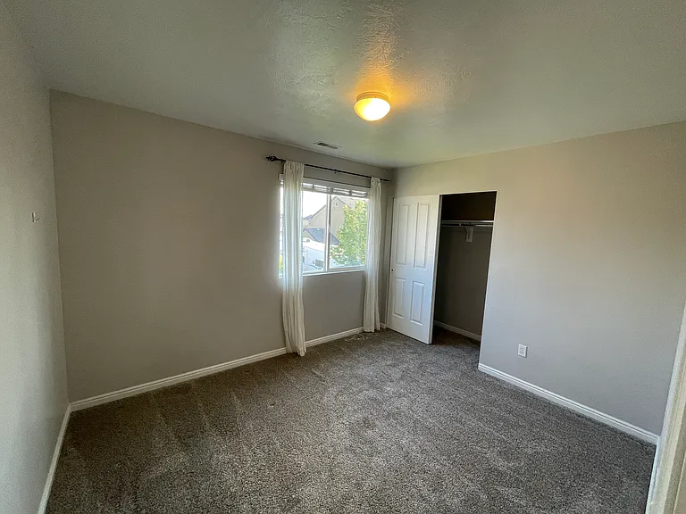 435 W Regatta Ln — Photo 22