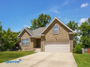8008 Legacy Dr, Springfield, TN 37172