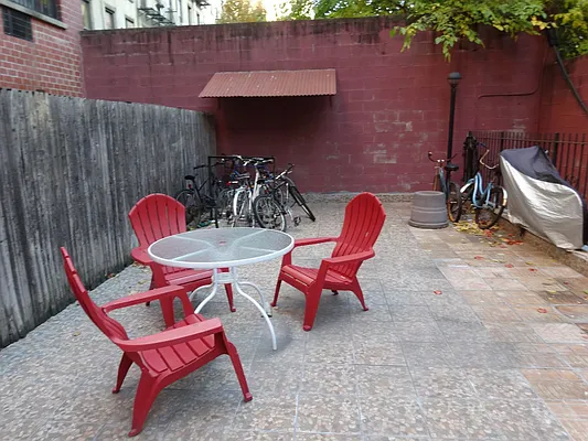 Rented by Charie Properties LLC | media 32