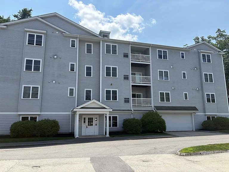 122 Coliseum Ave #301 — Photo 2
