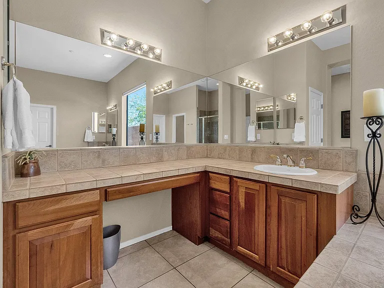 1715 W Ainsworth Dr — Photo 31