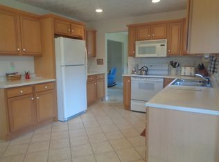 114 Edgewood Dr, New Stanton, PA