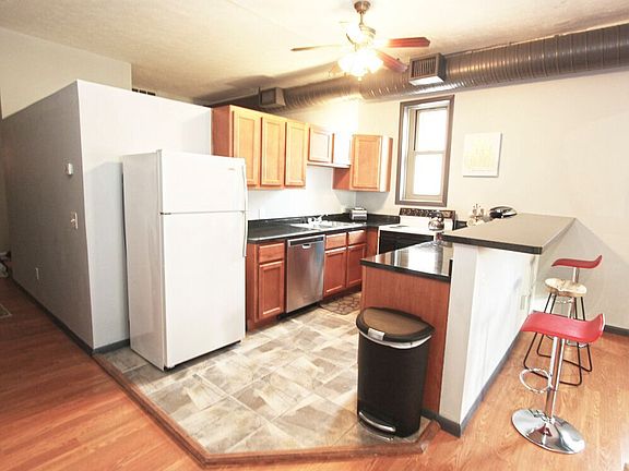 5th image of 408 W Saint Clair Ave APT 321