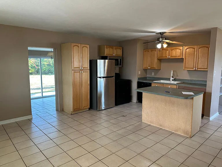 22202 Midway Blvd — Photo 23