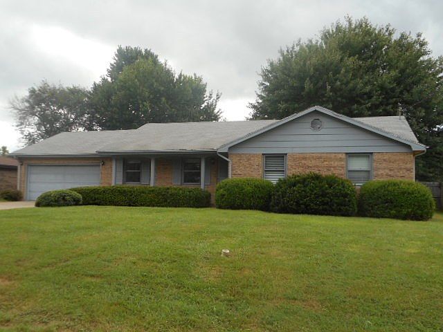 1st image of 892 Arrowhead Dr