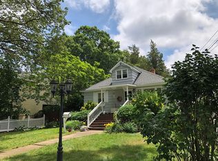 18 Longshore St, Bay Shore, NY 11706
