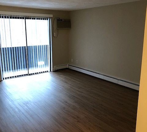 3rd image of 23 Davis Rd APT B13