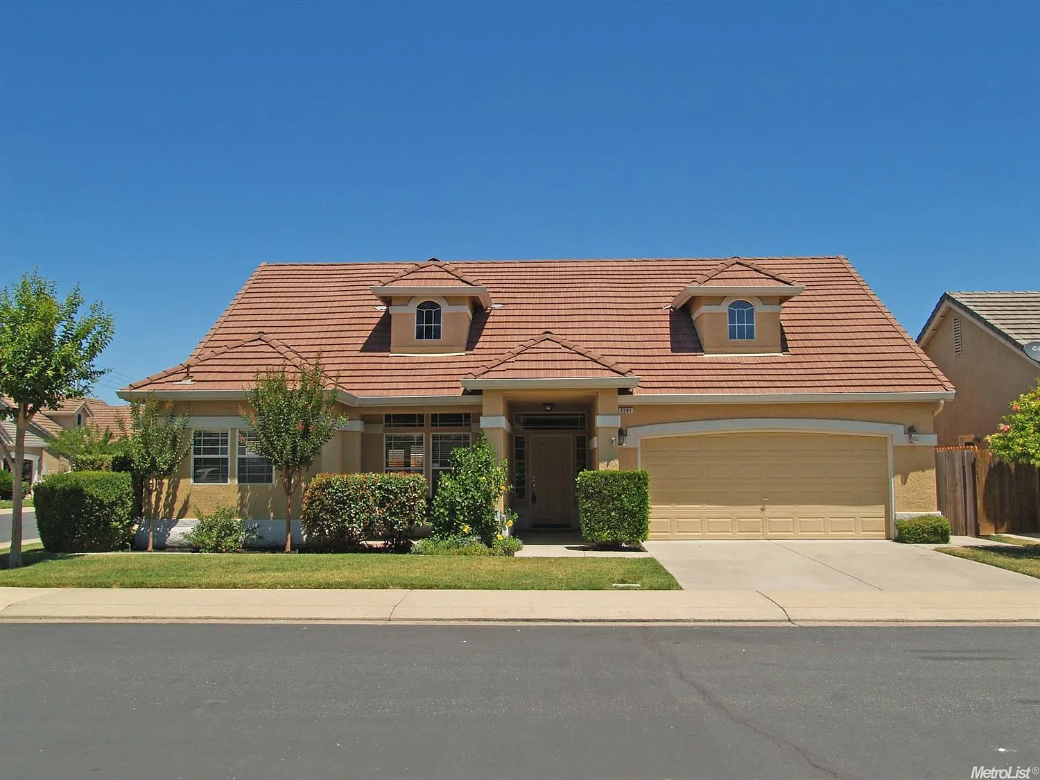 2201 Perth Dr photo 1