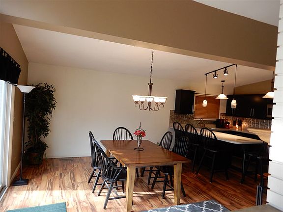 5th image of 516 Widener Ln
