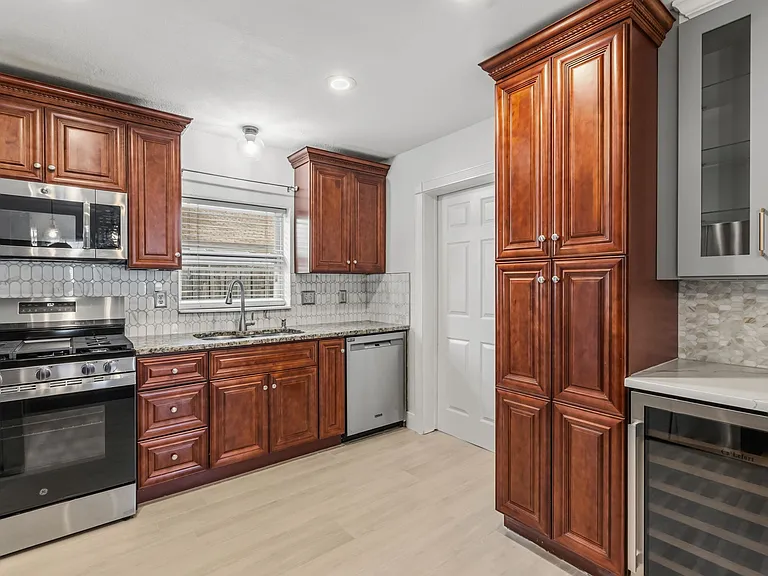 670 Brookside Rd — Photo 11