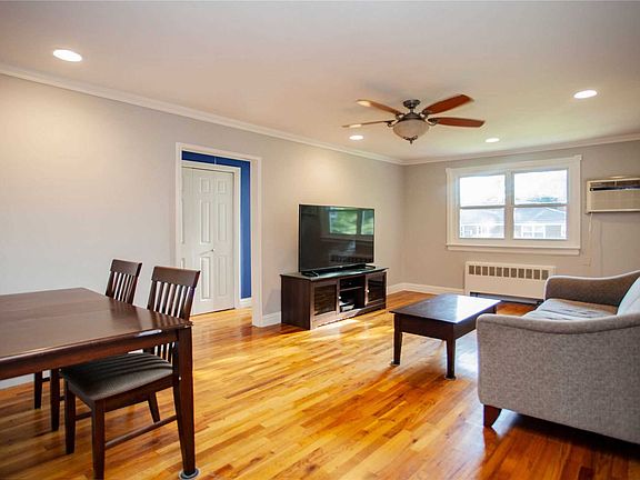 5th image of 229-34 Kingsbury Ave #B