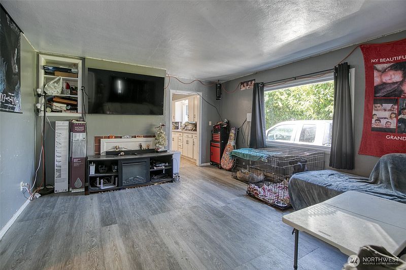 4th image of 1505 N B Street