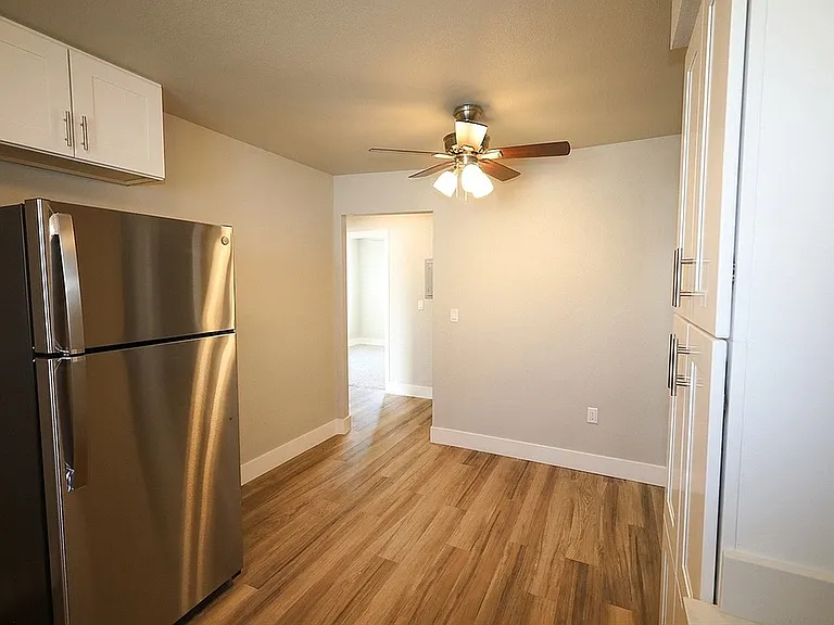 Teal Apartments — Photo 8