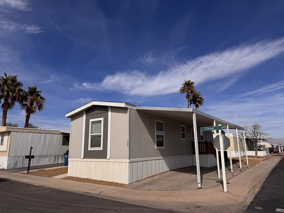 2627 S Lamb Blvd #225