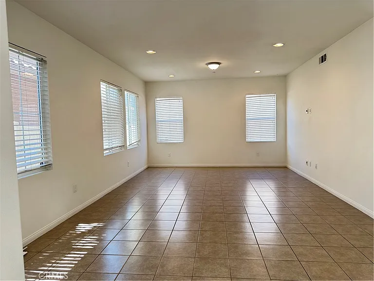 2492 Trojan Way — Photo 6