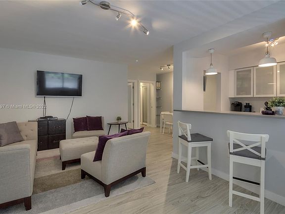 2nd image of 1021 Michigan Ave APT 2