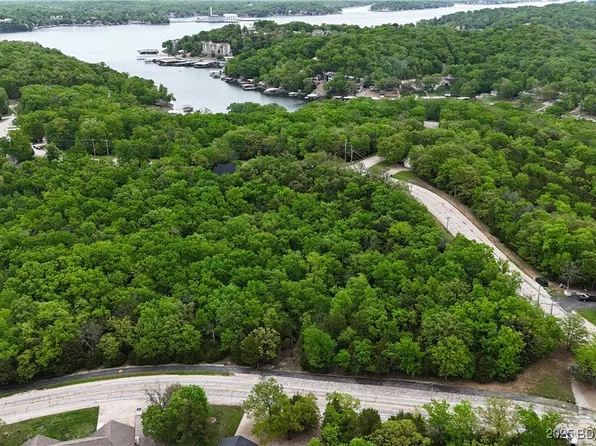 112 Kays Point Rd, Lake Ozark, MO 65049