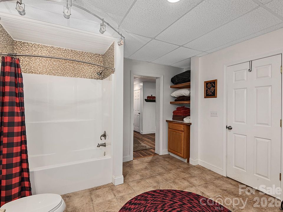 28th image of 420 Chimney Rock Dr