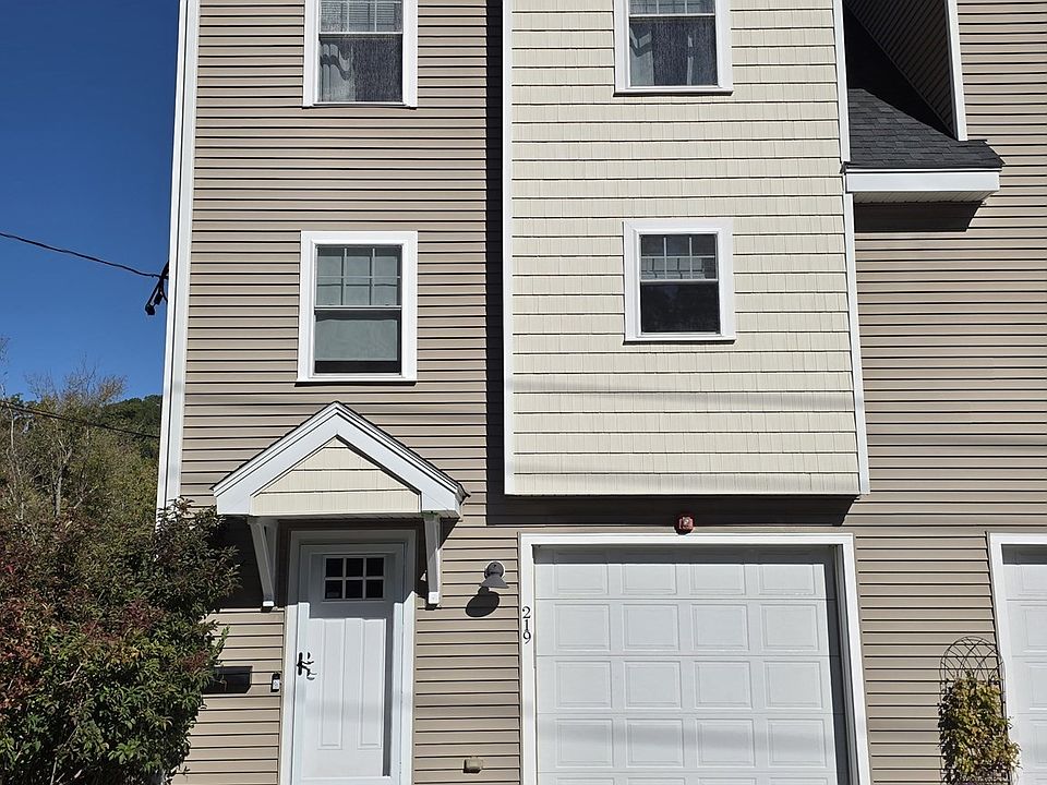 1st image of 219 Main St #1