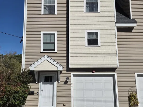 219 Main St #1, Maynard, MA 01754