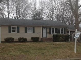 136 Wagon Ln, Centereach, NY 11720