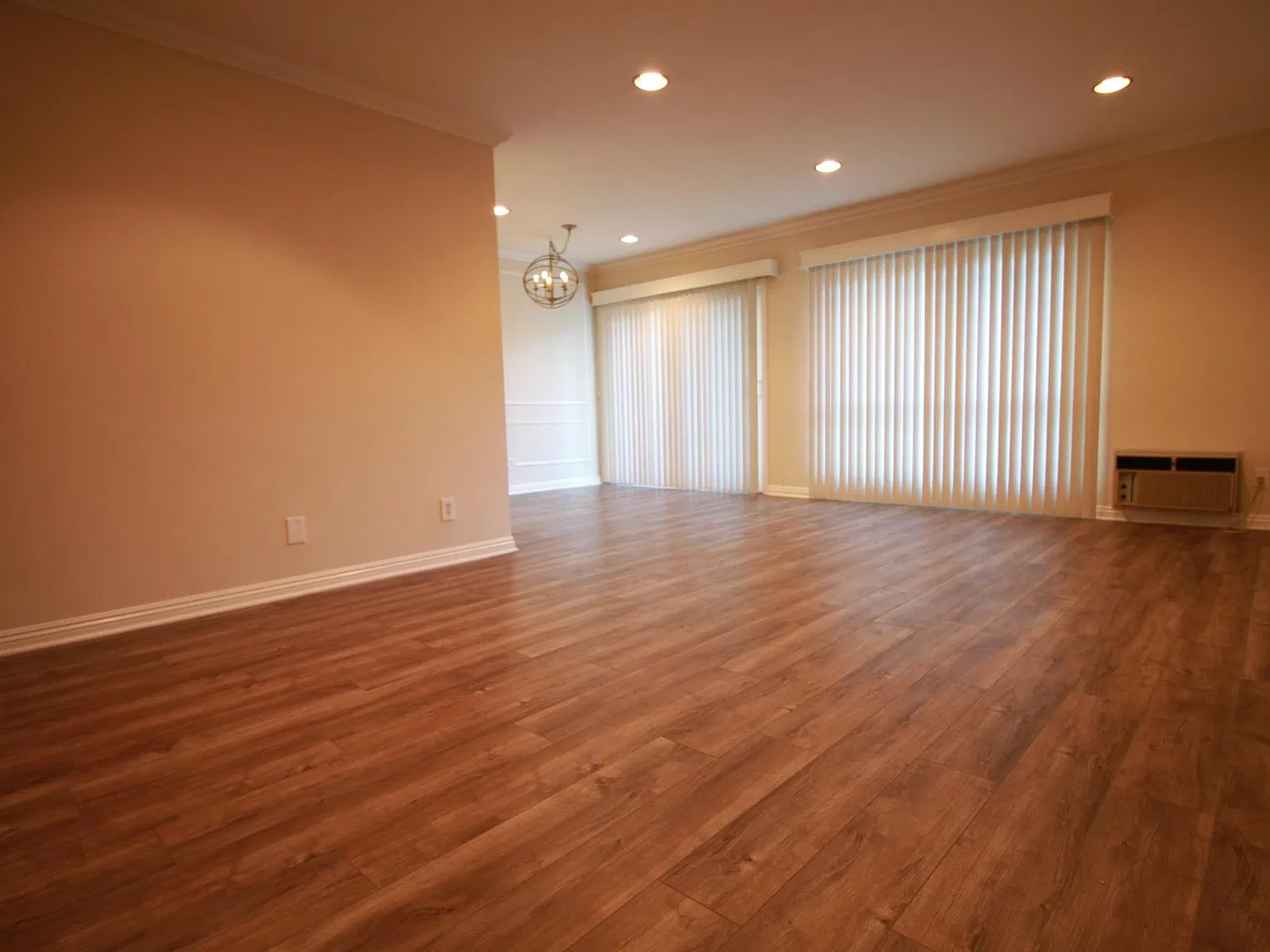 2 bed, 925 sqft, $2,975 — Photo 4