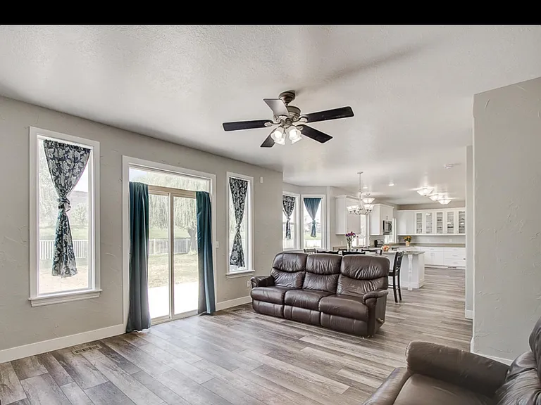 36 E Summer Pl — Photo 10