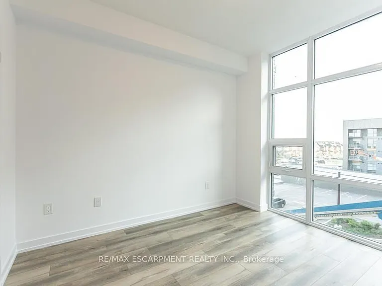 470 Dundas St E #326 — Photo 13