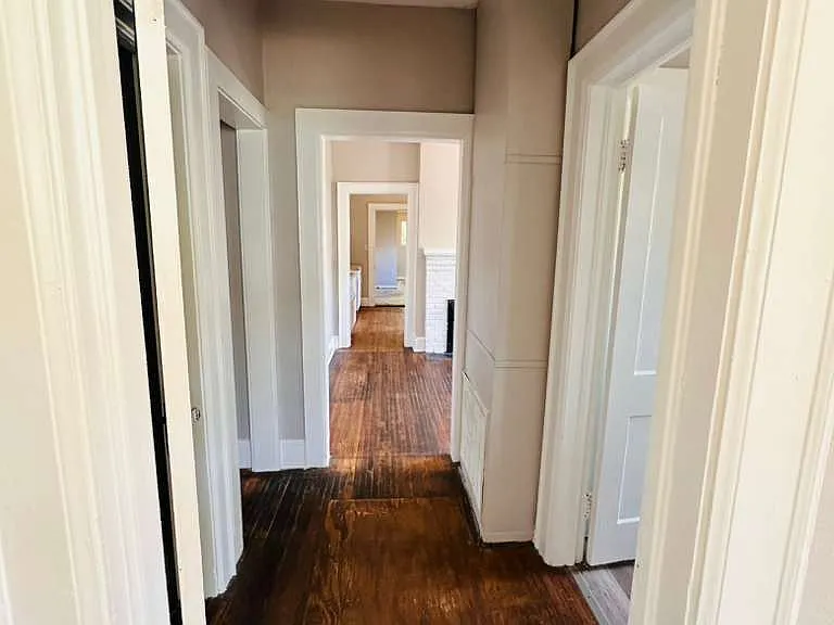 1921 James Ave — Photo 14