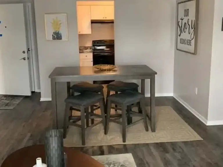 Westbrooke Village Apartments — Photo 6