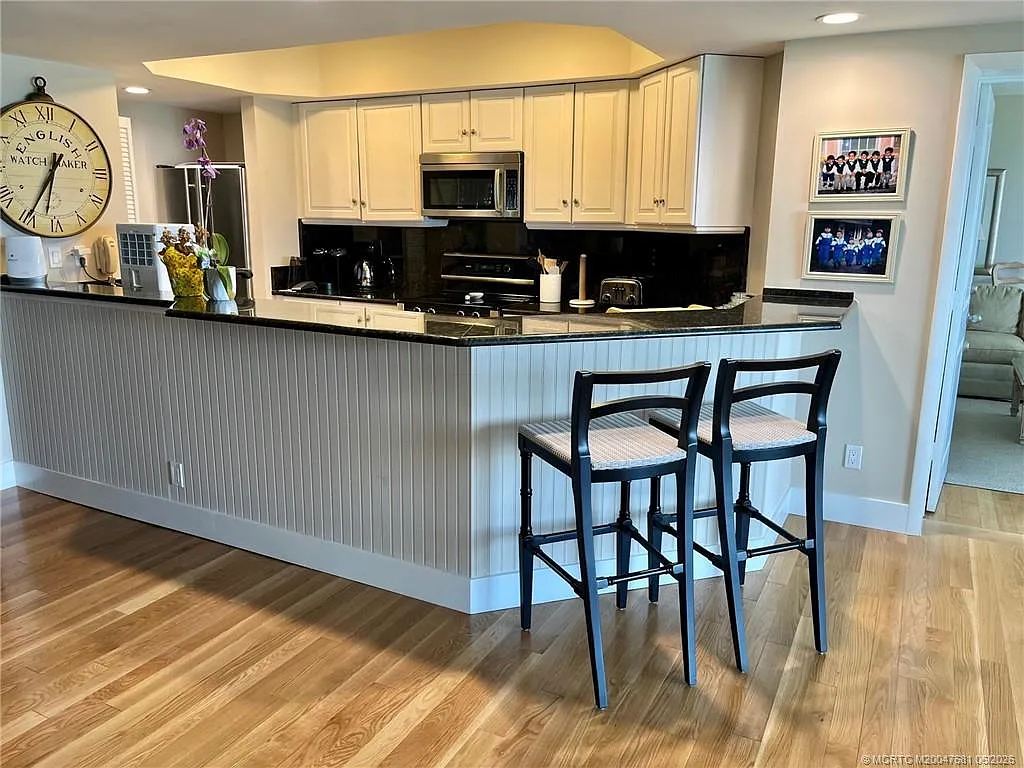 3 bed, 2.0 bath, 1565 sqft, $8,500 — Photo 4