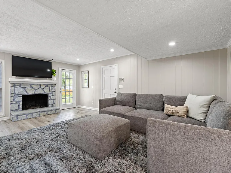 673 Fairfield Dr — Photo 10