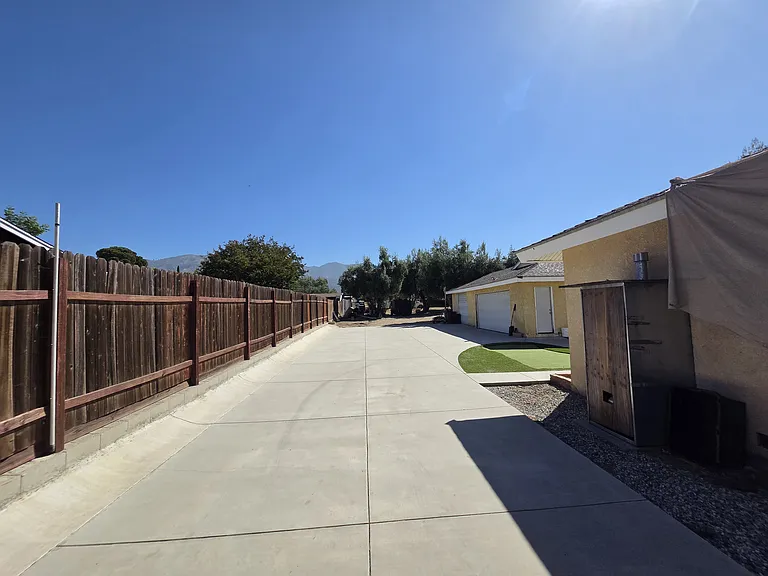 13166 Phillippi Ave — Photo 26