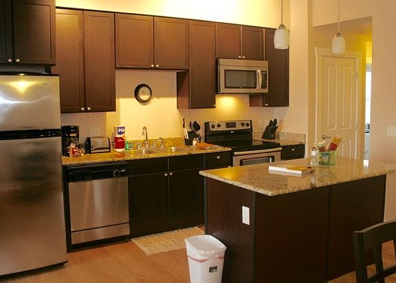 Full size kitchen