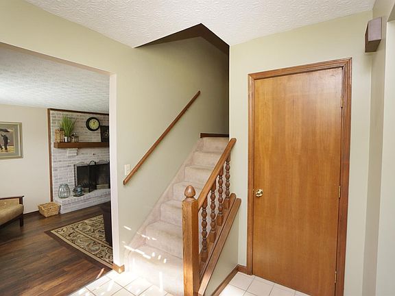 3rd image of 1378 Parkway Ct