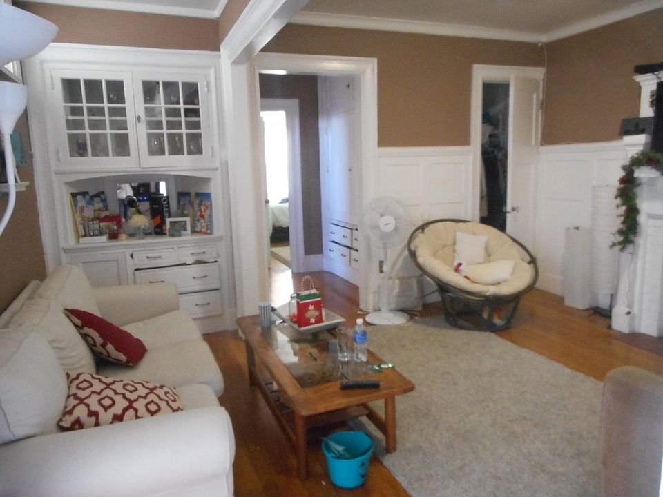 1st image of 446 Park Dr #18