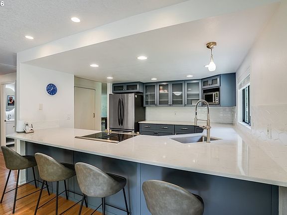 2nd image of 1408 Greentree Cir