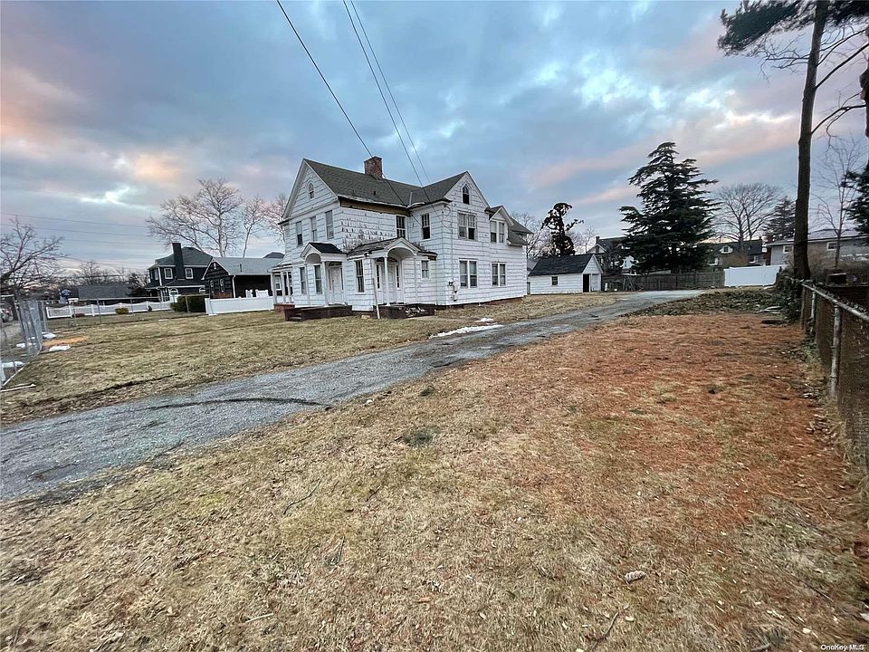 1st image of 138 Woodmere Boulevard