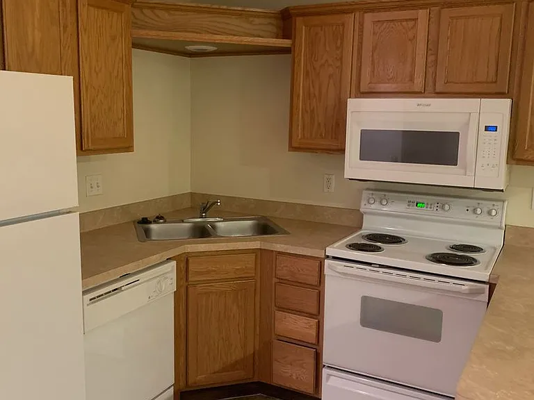 672 N 500 W #107 — Photo 11