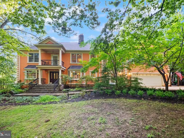 3312 Prosperity Ave, Fairfax, VA 22031