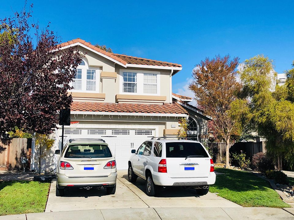 1st image of 32449 Marina Ct
